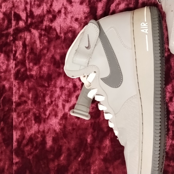 Nike Athletic Shoes - Picture 6 of 9